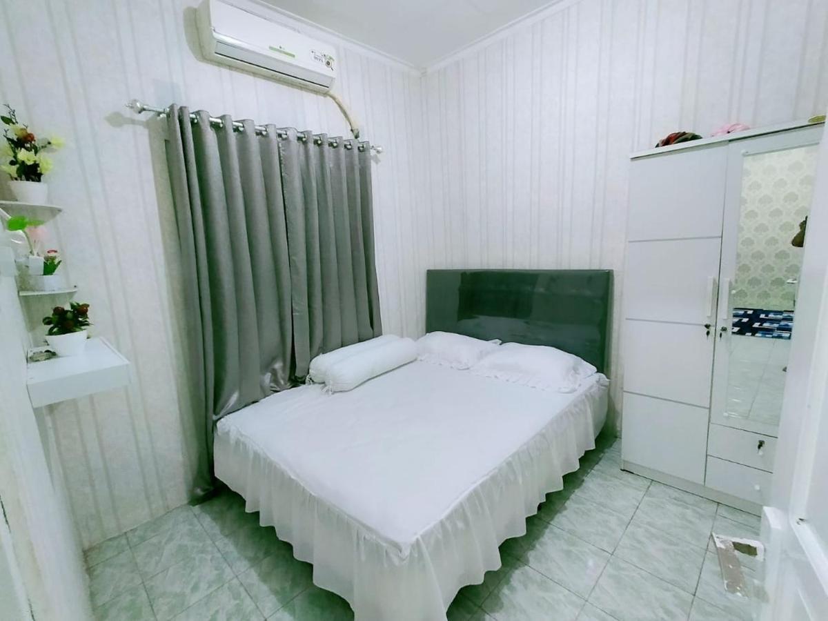 Shifana Homestay Syariah Yogyakarta Esterno foto